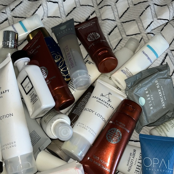 Hotel Travel Size Samples Shampoo Conditioner Body Wash Soap Lotion - Picture 4 of 8